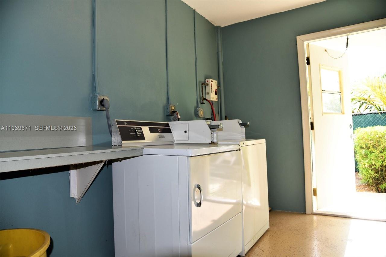 NORTH LAKE WORTH - Residential Income