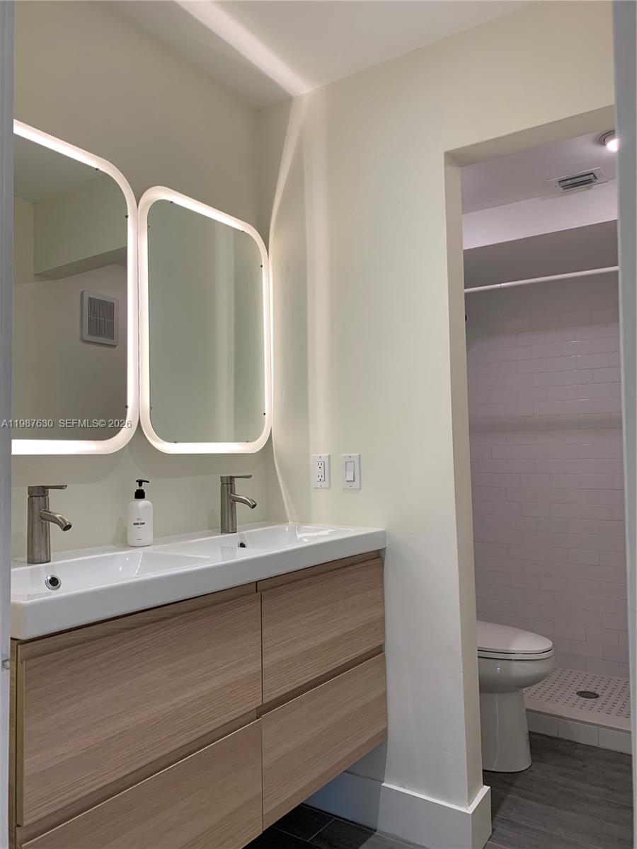 ROYAL CARIBBEAN CLUB COND - Residential Lease