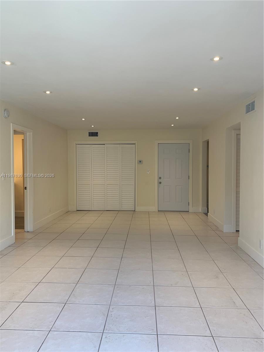 ROYAL CARIBBEAN CLUB COND - Residential Lease