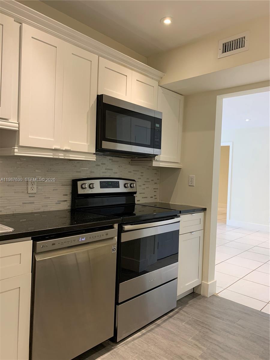 ROYAL CARIBBEAN CLUB COND - Residential Lease