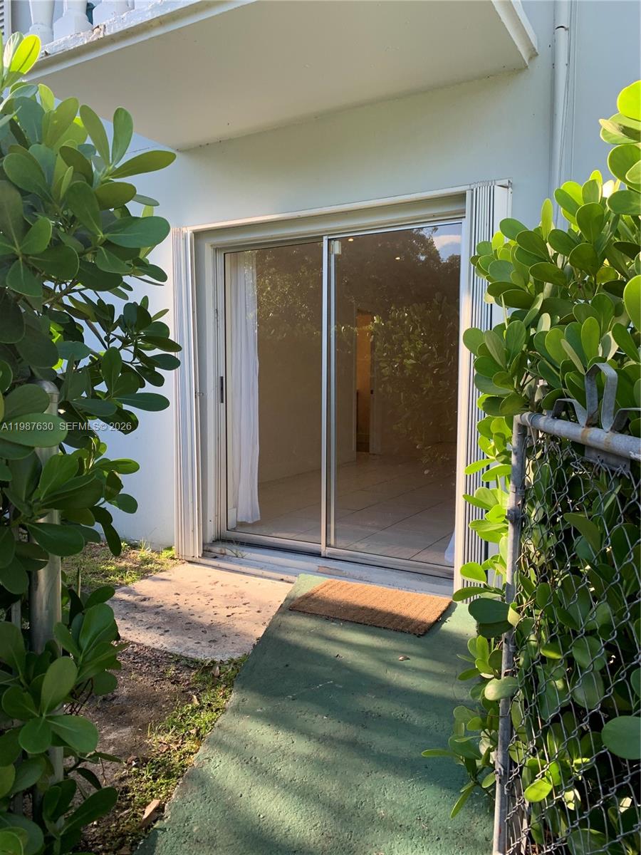 ROYAL CARIBBEAN CLUB COND - Residential Lease