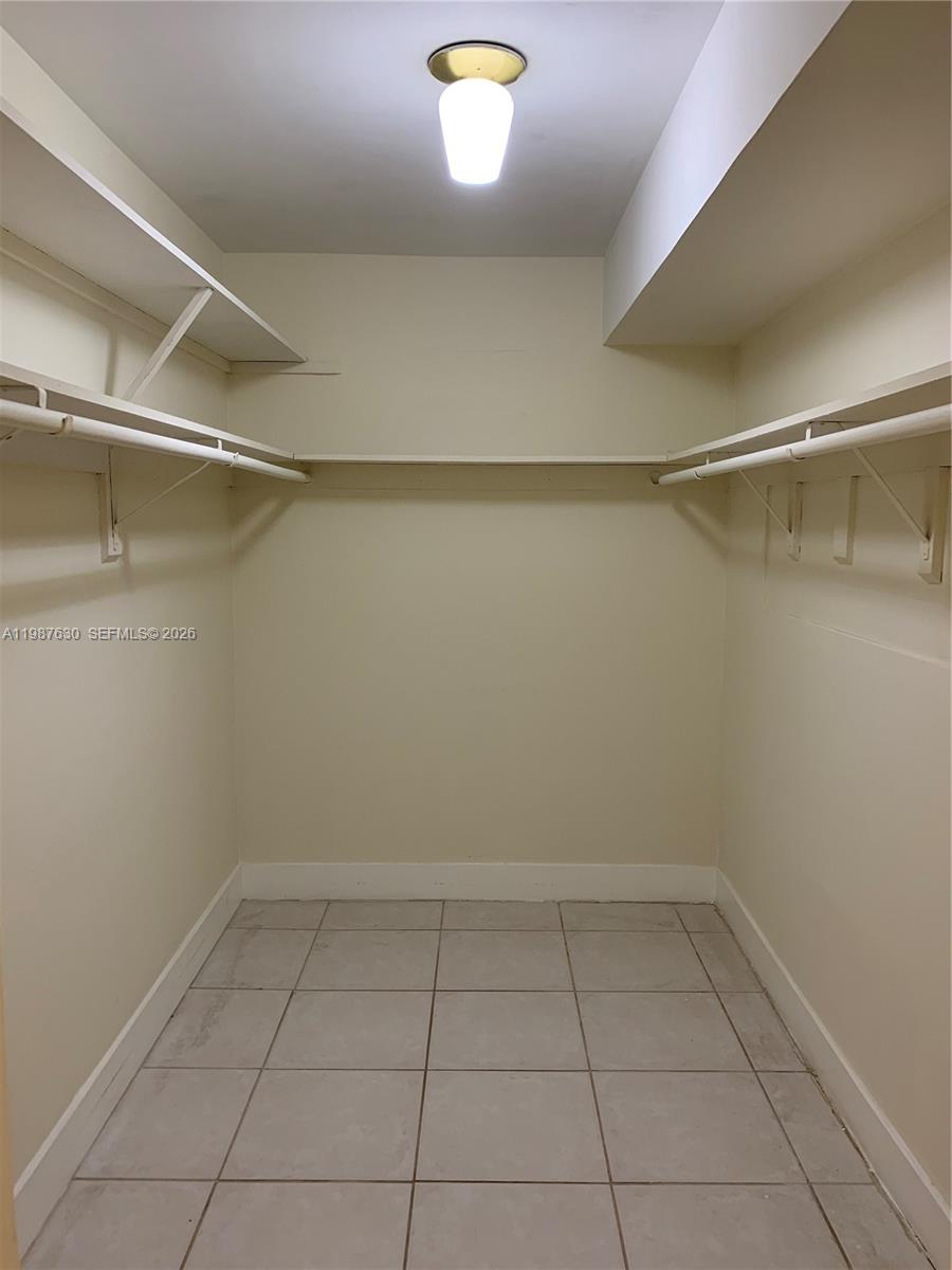 ROYAL CARIBBEAN CLUB COND - Residential Lease