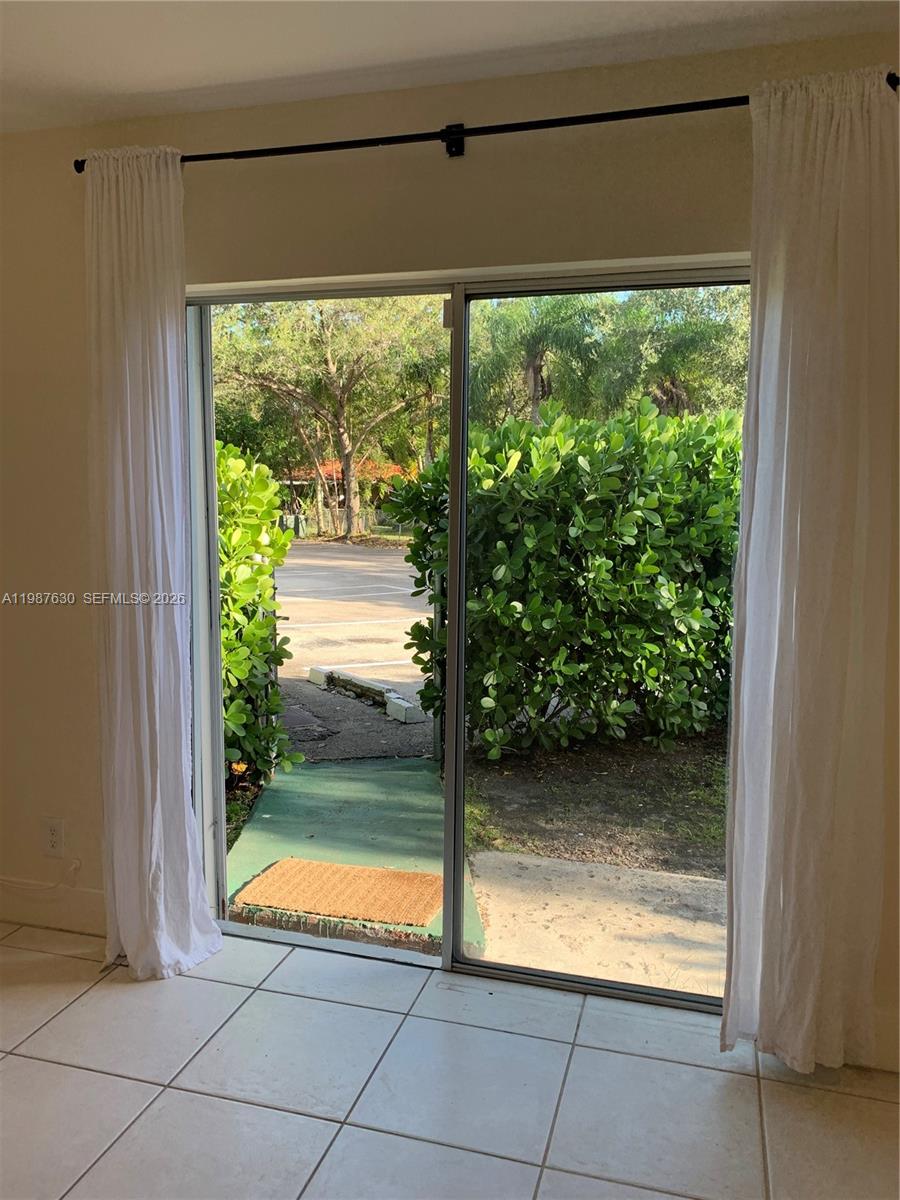 ROYAL CARIBBEAN CLUB COND - Residential Lease