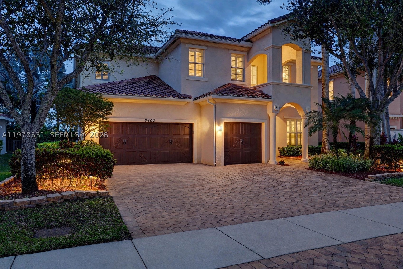 3402 Vanderbilt Dr
