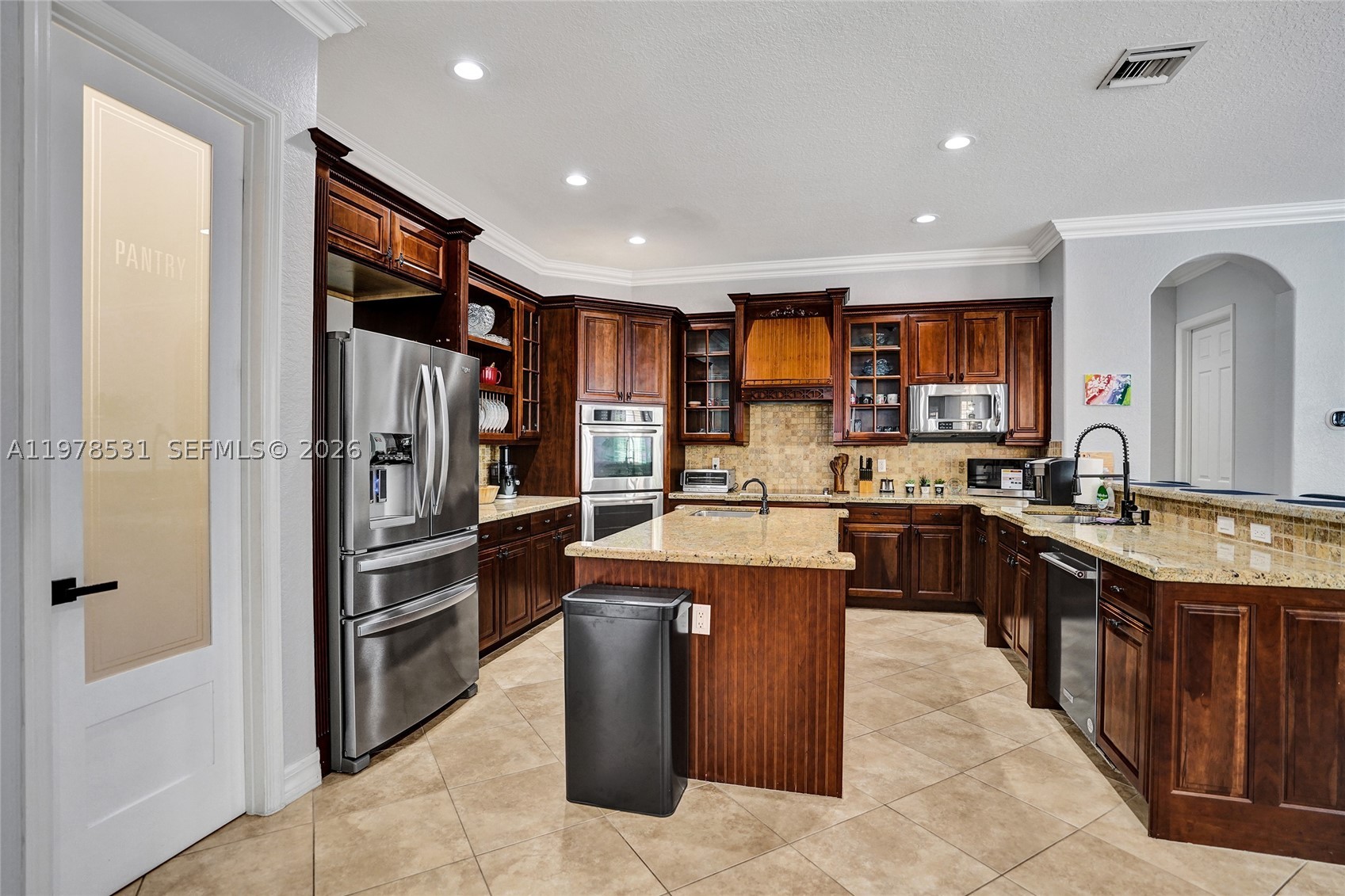 3402 Vanderbilt Dr