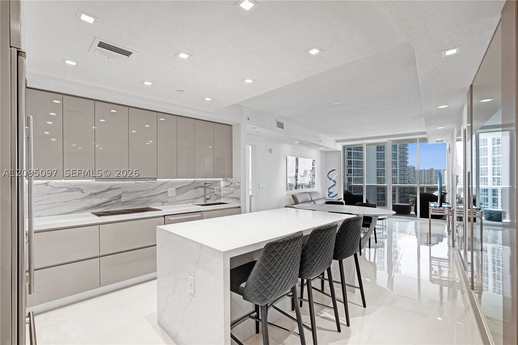 18201 Collins Ave 1407