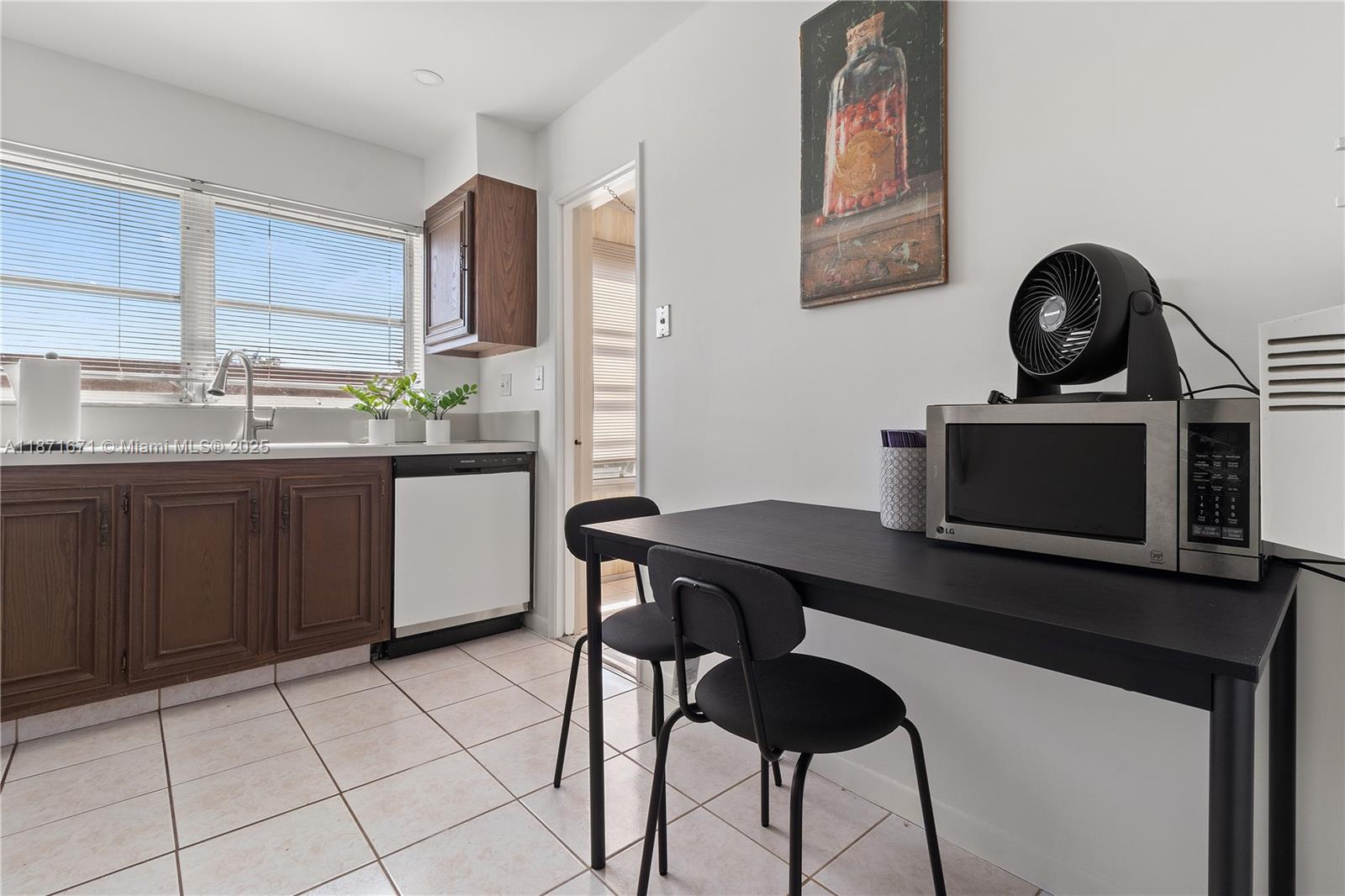 MAJESTIC GARDENS CONDOMINI - Residential