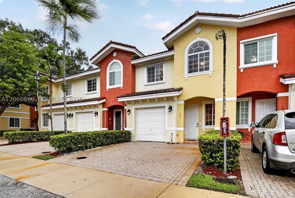 Photo of 5337 SW 40th Ave #5337, Dania Beach, FL 33314 (MLS # A12066669)