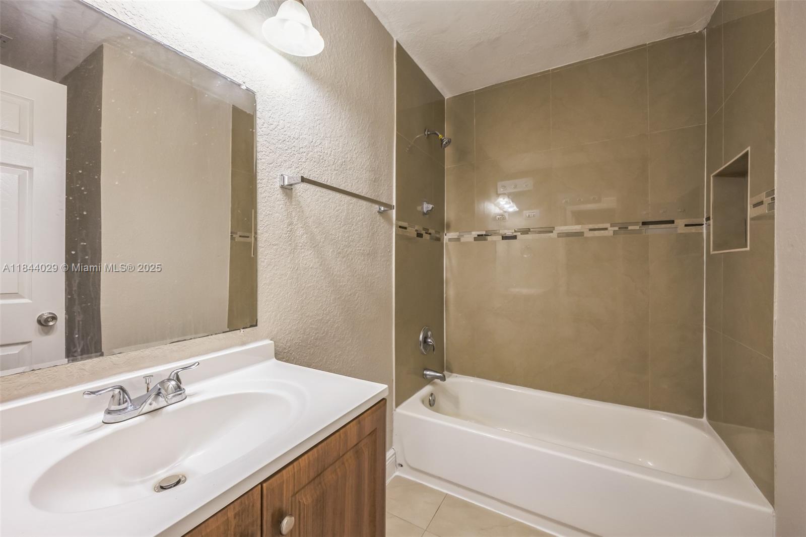 MIRAMAR SEC 5 - Residential