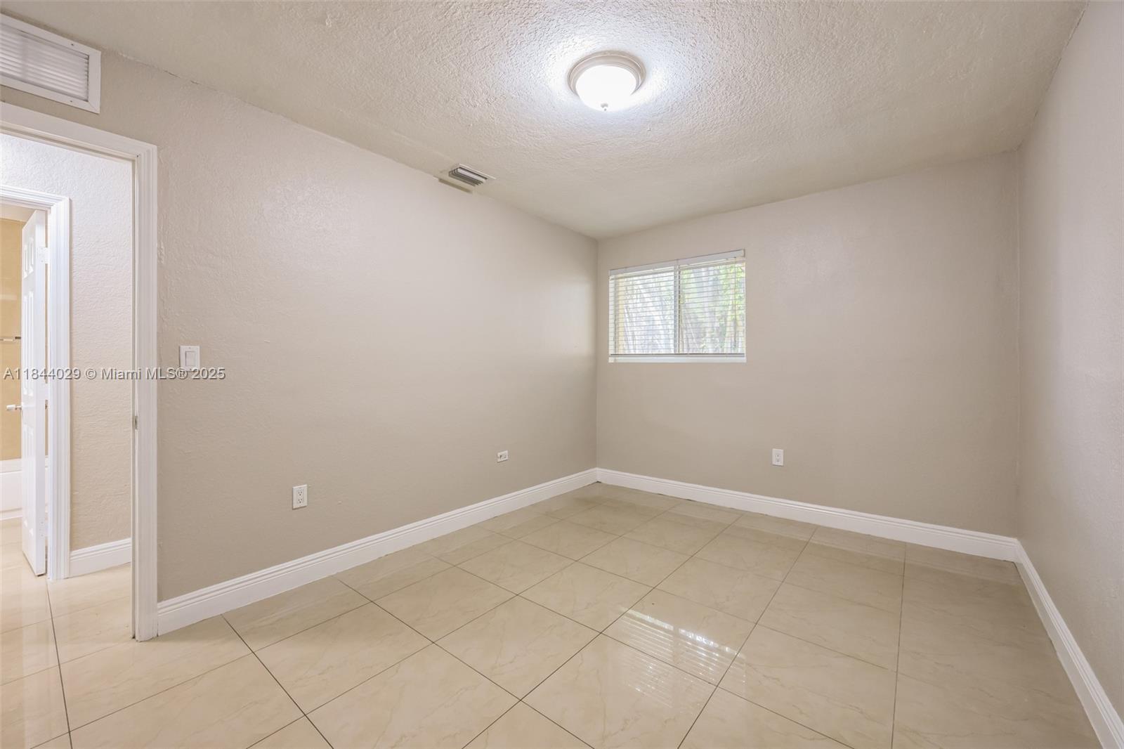 MIRAMAR SEC 5 - Residential