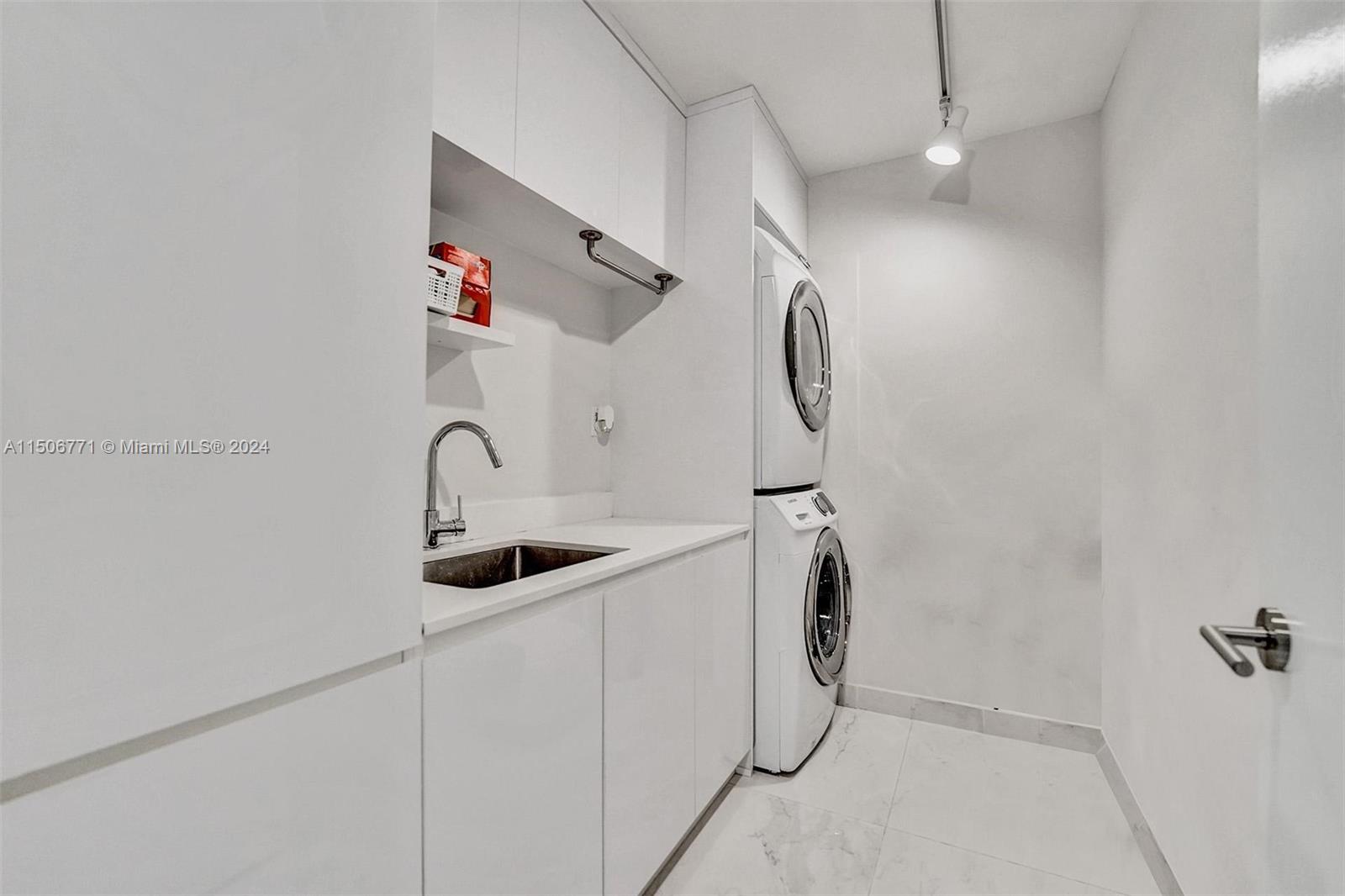 GROVE ISLE CONDO - Residential Lease