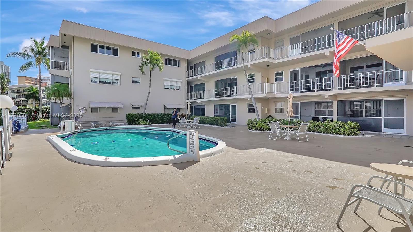 PARADISE HARBOUR APTS CO- - Residential
