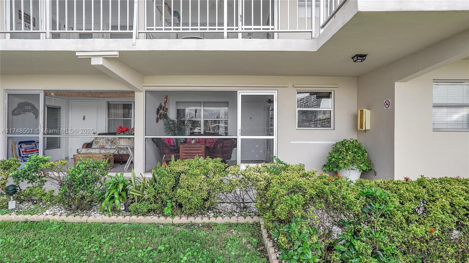 PARADISE HARBOUR APTS CO- - Residential