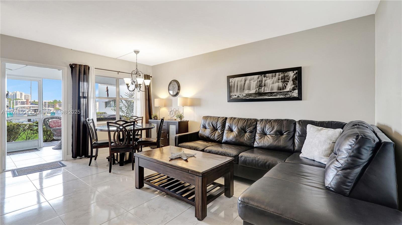 PARADISE HARBOUR APTS CO- - Residential
