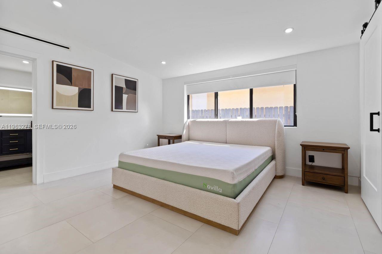 HALLANDALE HEIGHTS - Residential