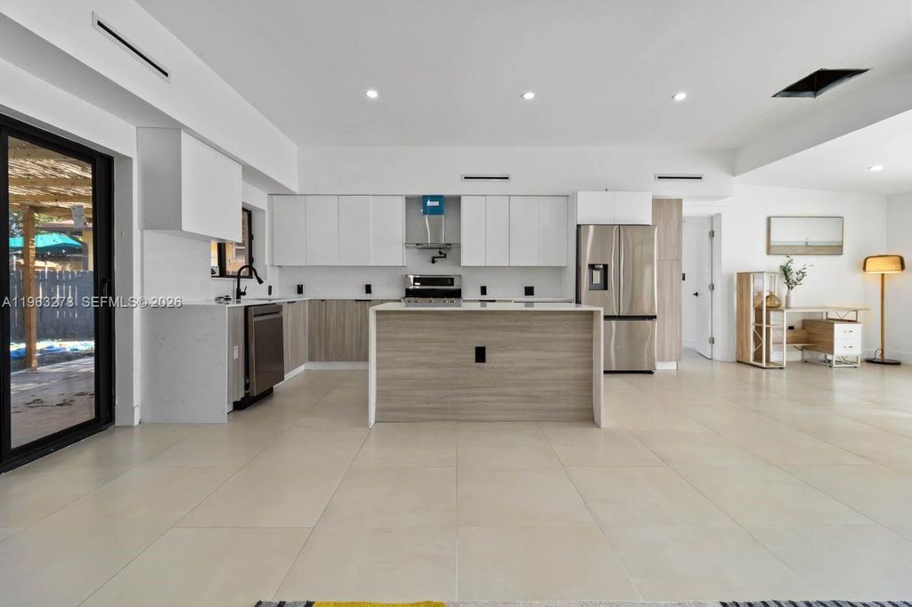 Photo of 221 NE 4th St, Hallandale Beach, FL 33009 (MLS # A11963278)