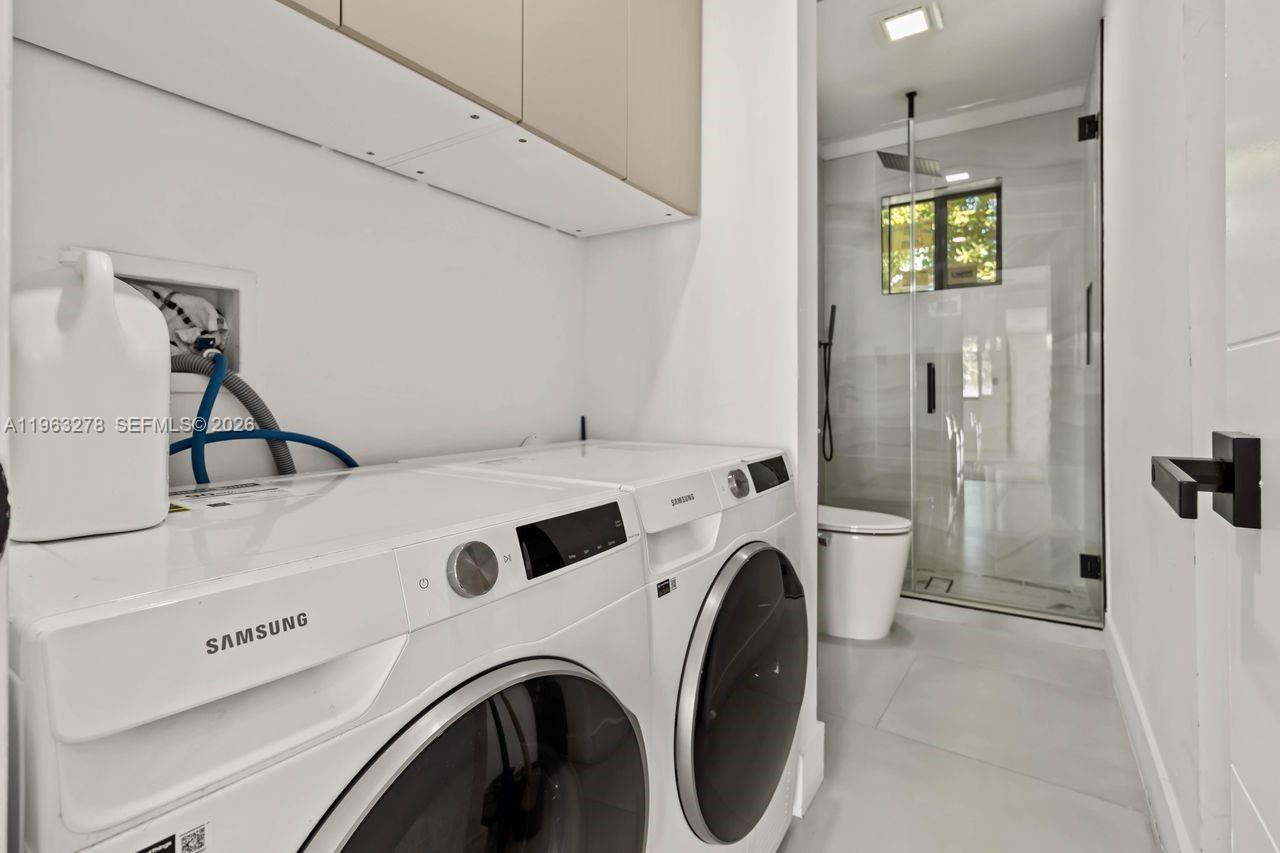 HALLANDALE HEIGHTS - Residential