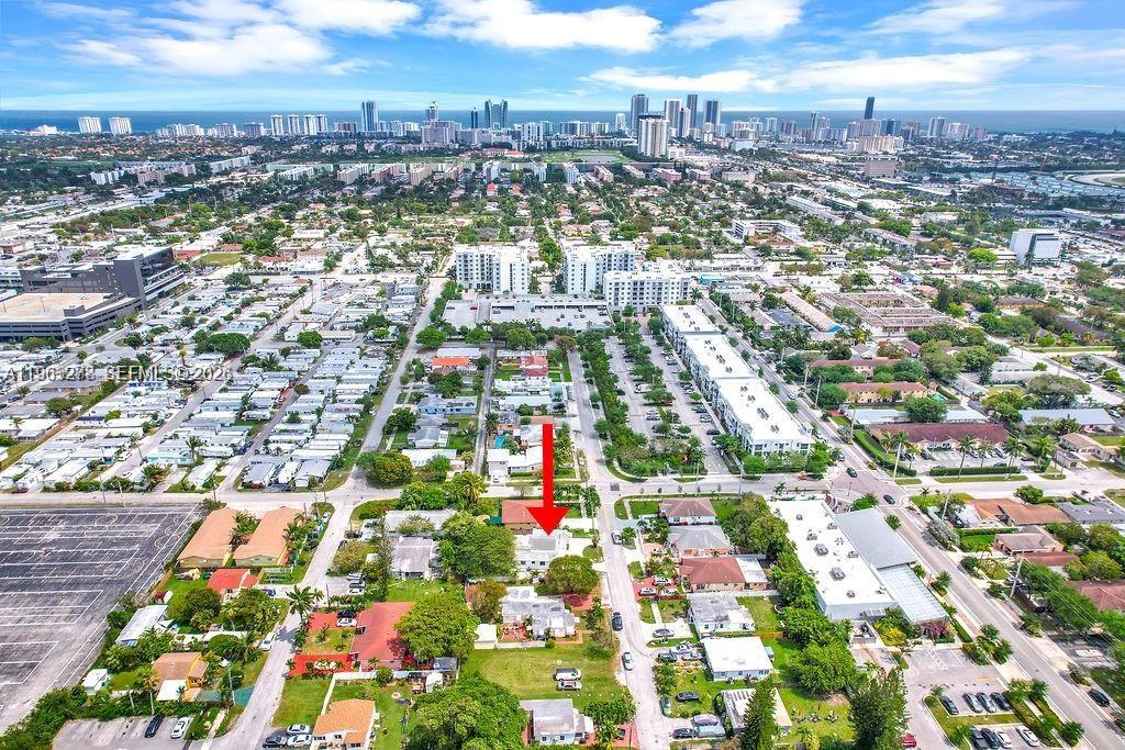HALLANDALE HEIGHTS - Residential