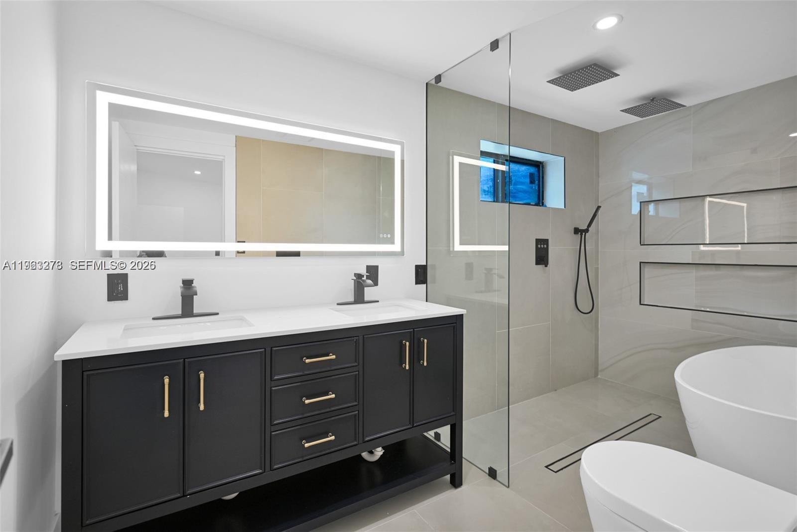 HALLANDALE HEIGHTS - Residential