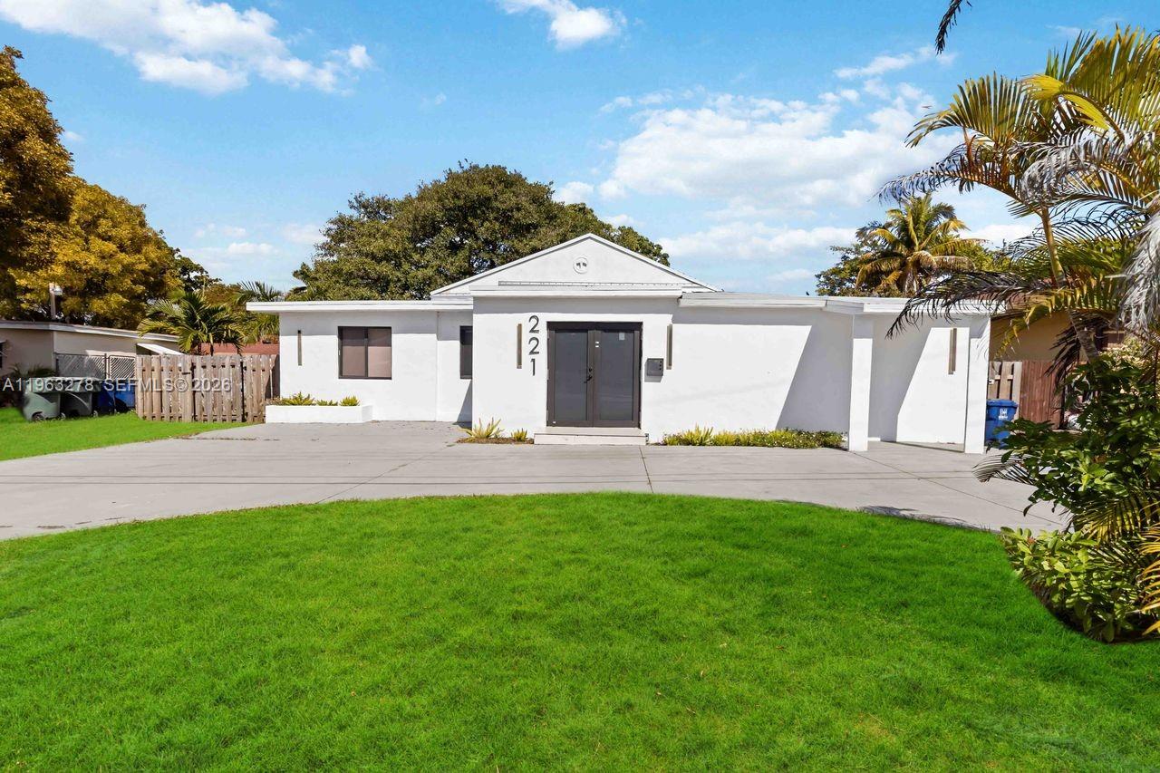 HALLANDALE HEIGHTS - Residential