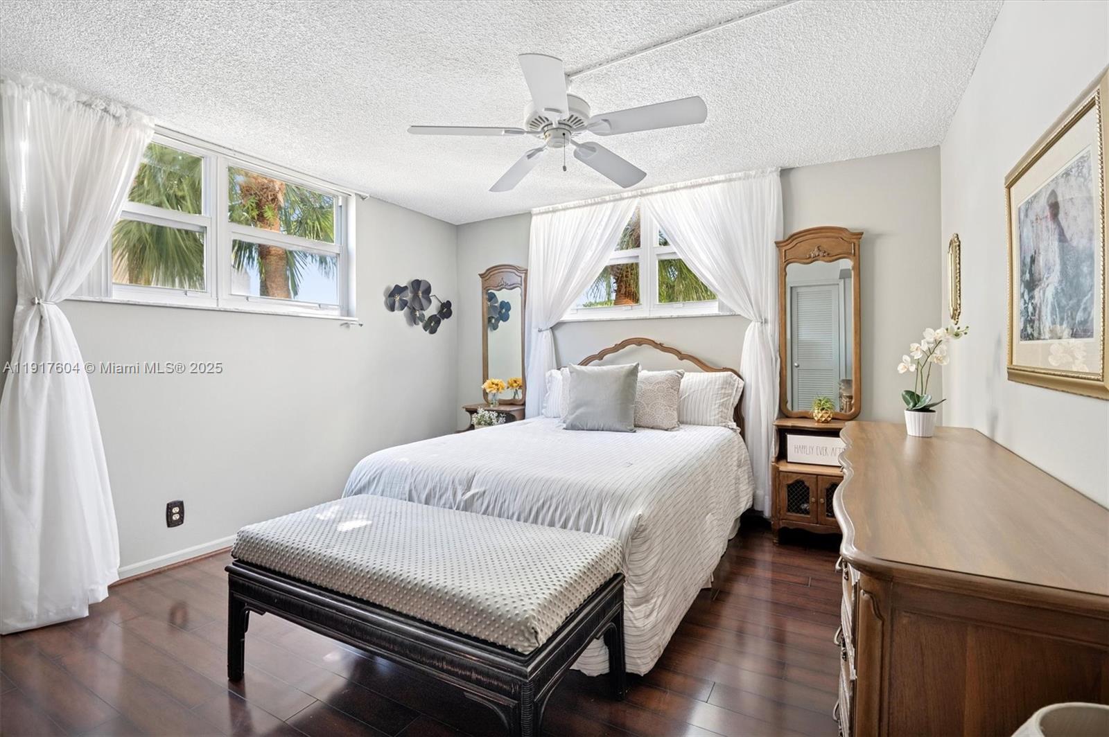 HOLLYBROOK GOLF AND - Residential