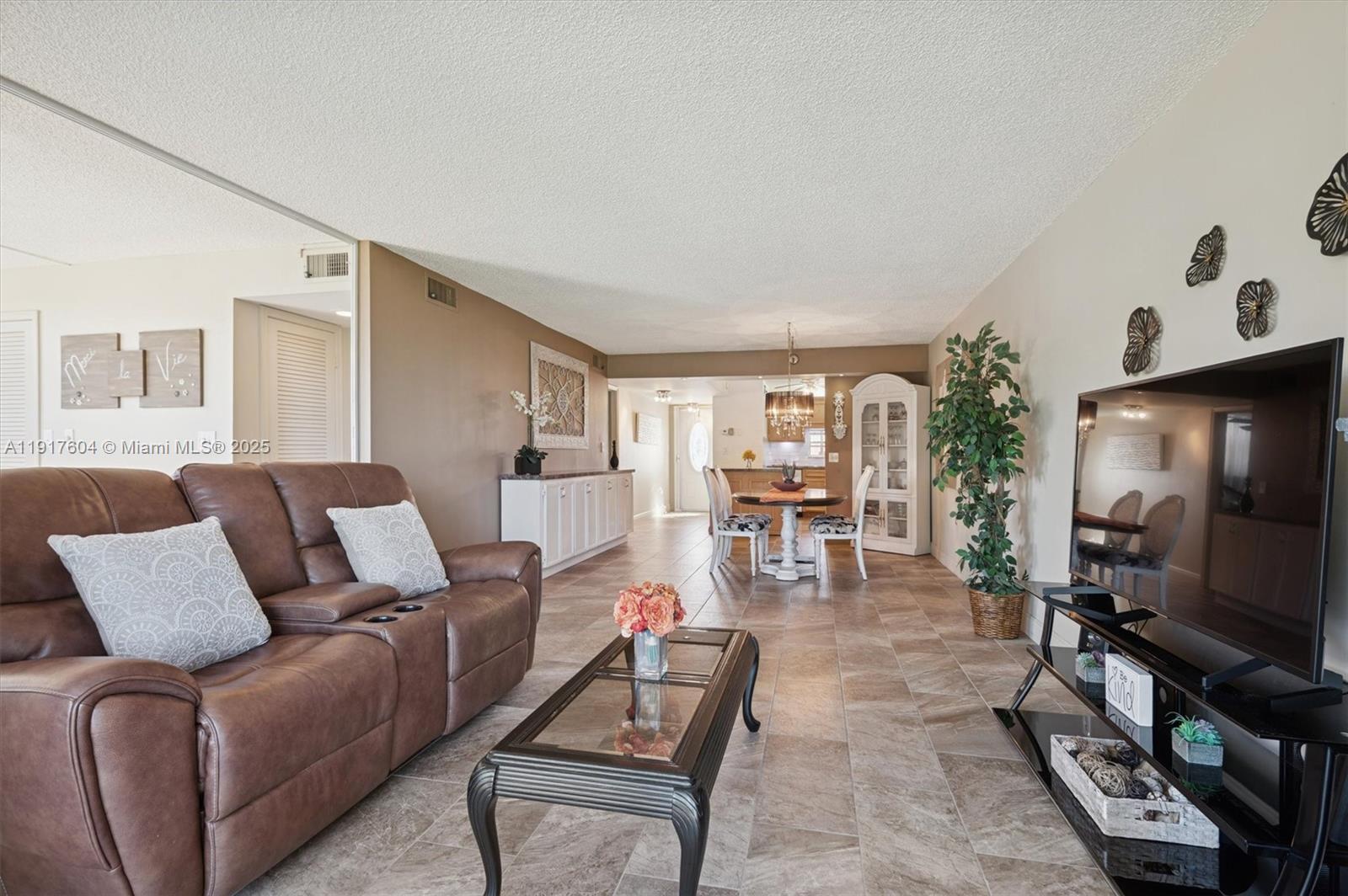 HOLLYBROOK GOLF AND - Residential