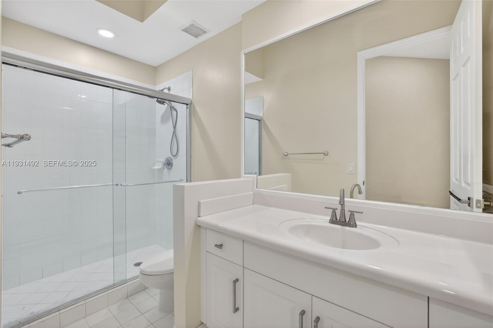 THREE ISLANDS 3RD SECTION - Residential Lease