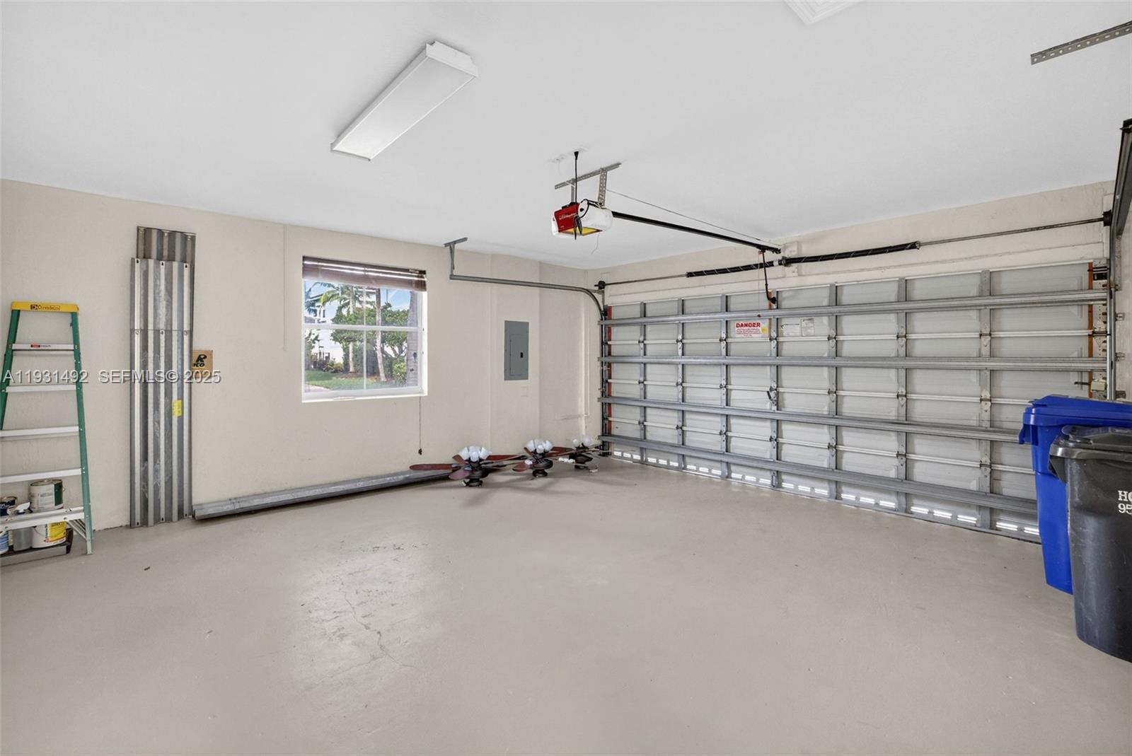 THREE ISLANDS 3RD SECTION - Residential Lease