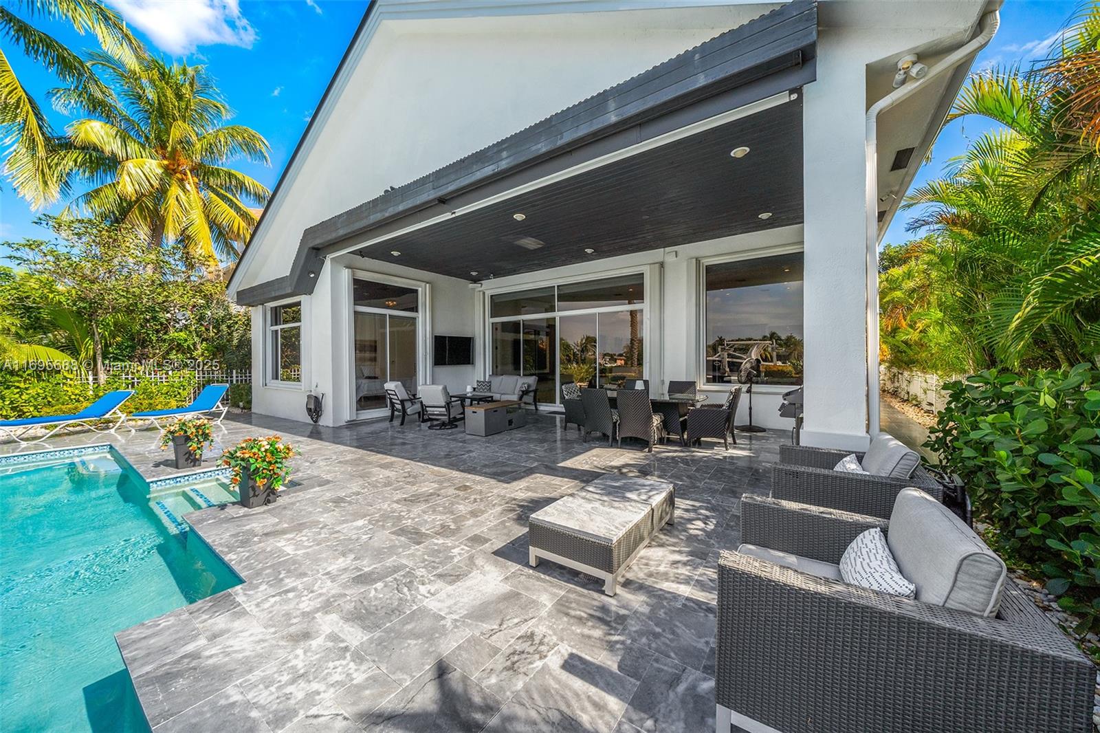 POMPANO BEACH PARK - Residential