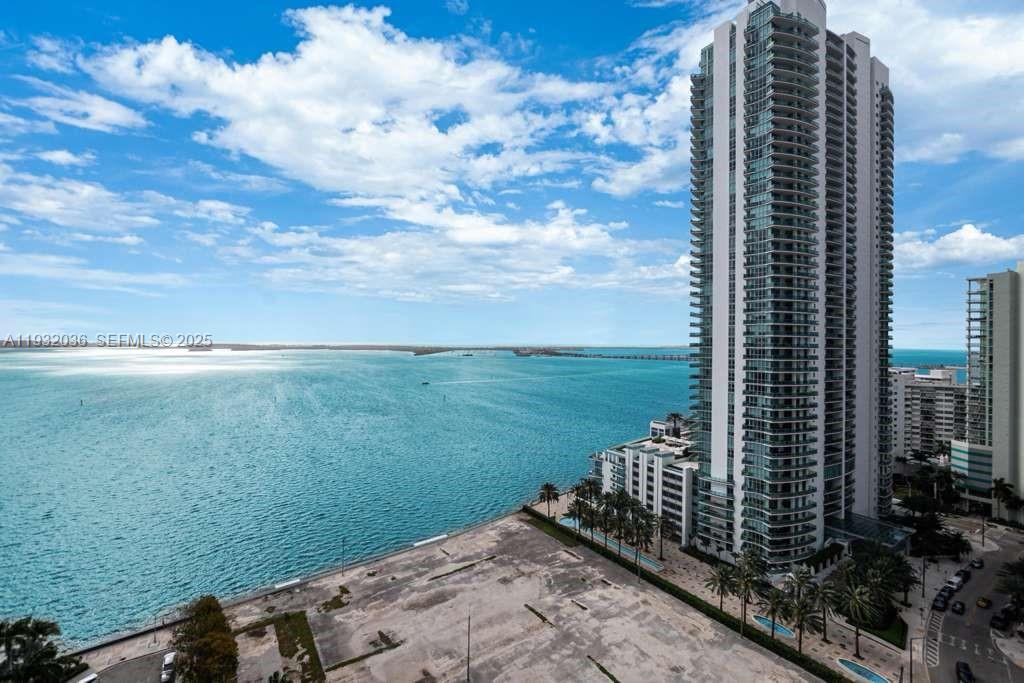THE CLUB AT BRICKELL BAY - Residential