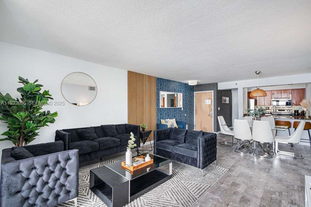 THE CLUB AT BRICKELL BAY - Residential