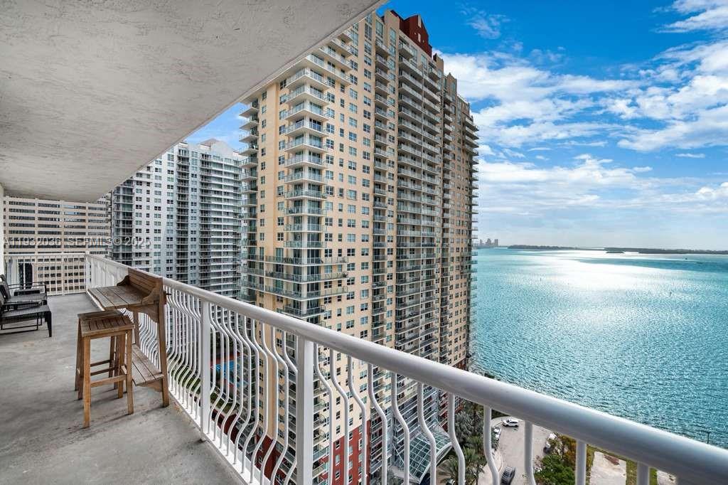 THE CLUB AT BRICKELL BAY - Residential