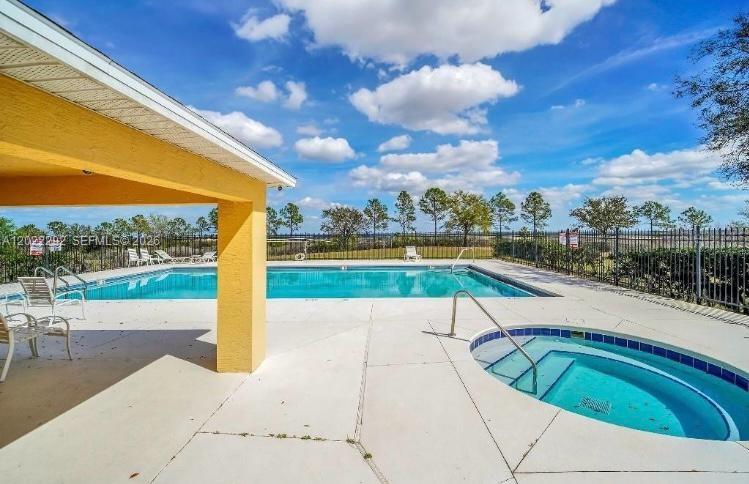 SOMERSET ESTATES COMMUNITY - Residential
