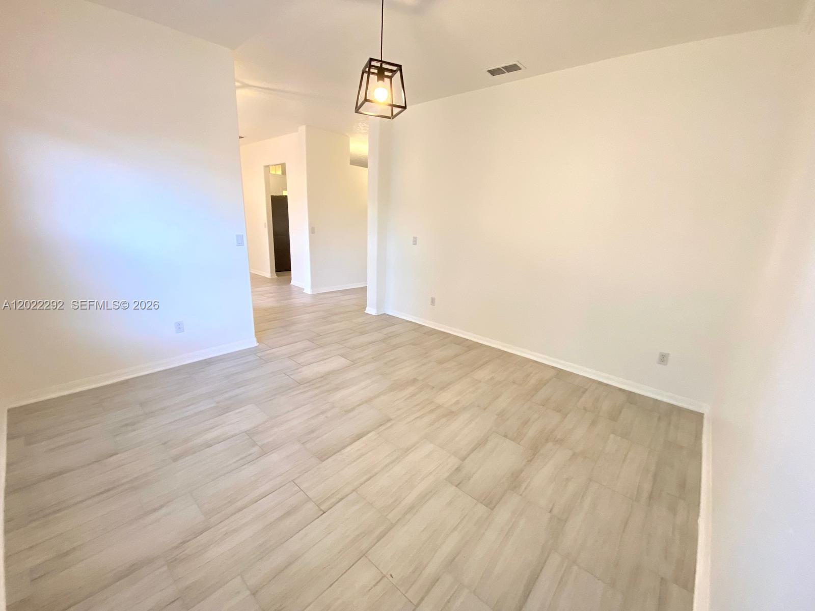 SOMERSET ESTATES COMMUNITY - Residential