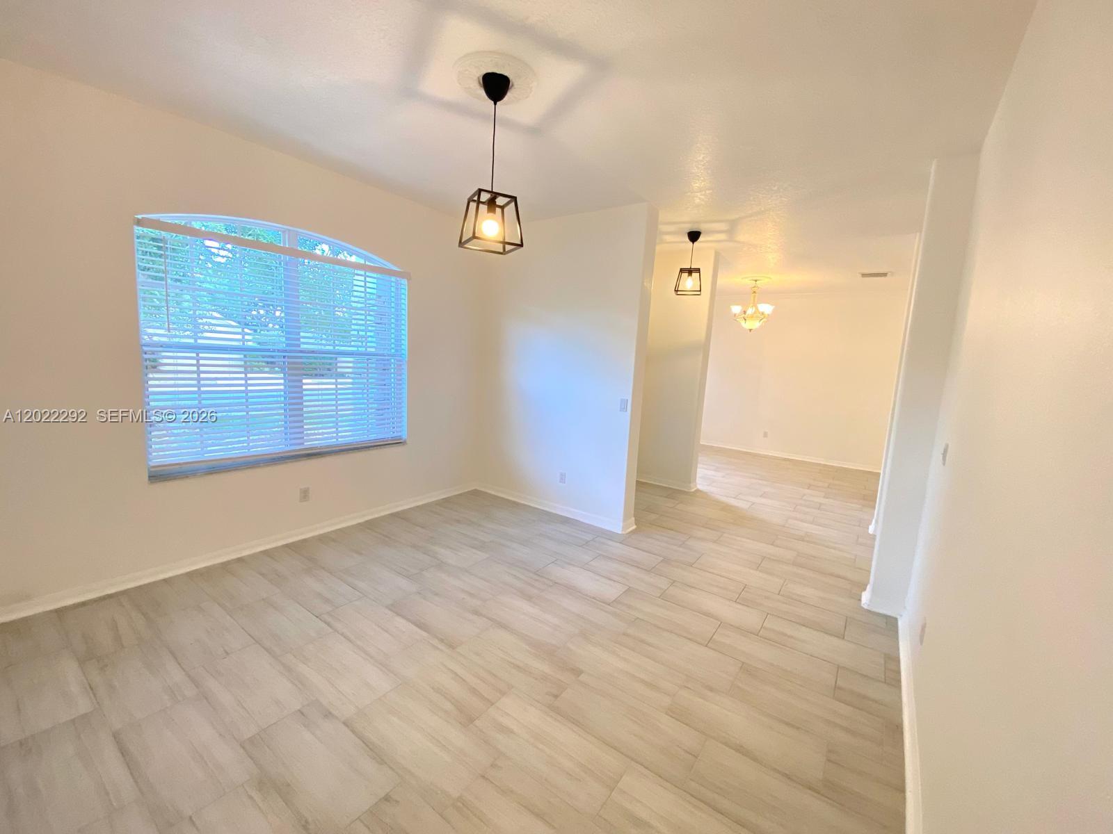 SOMERSET ESTATES COMMUNITY - Residential
