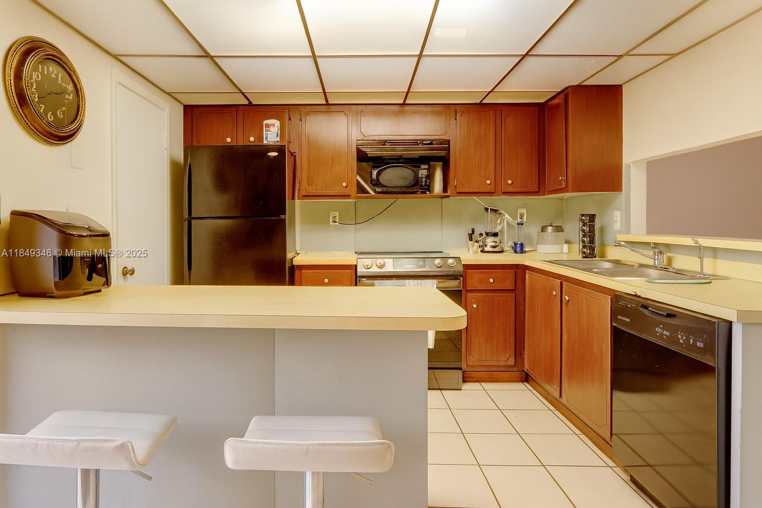 TARACOMA TOWNHOMES CONDO - Residential