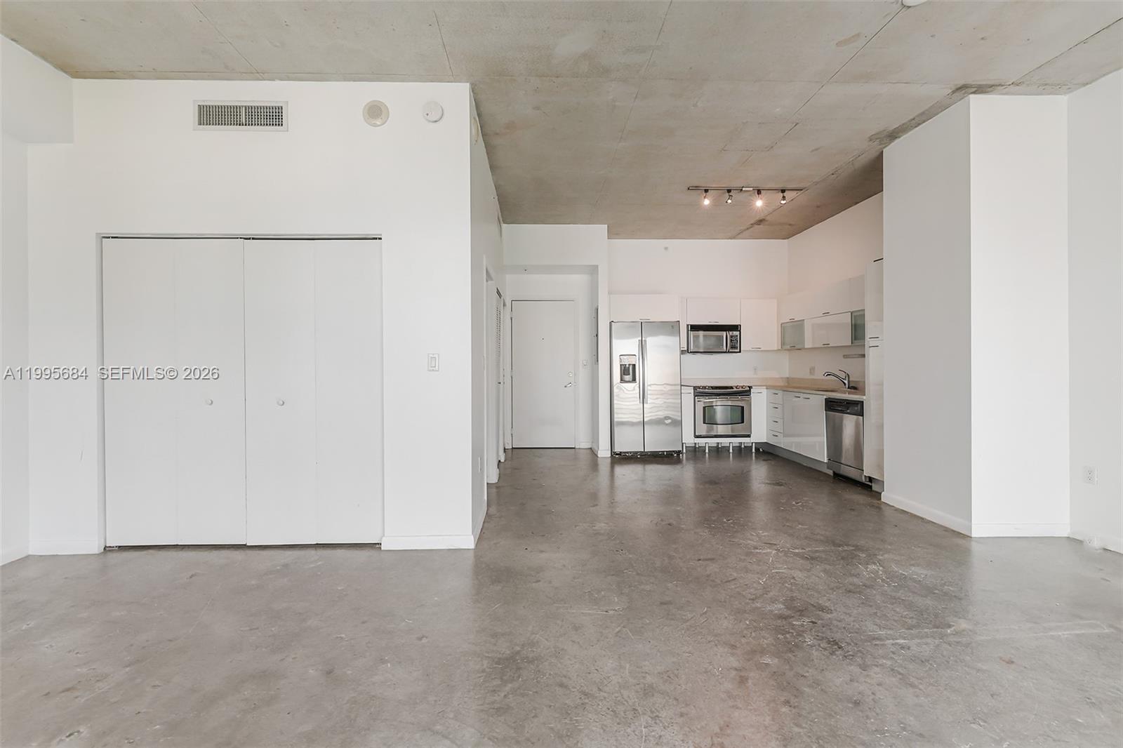 THE LOFT DOWNTOWN II COND - Residential