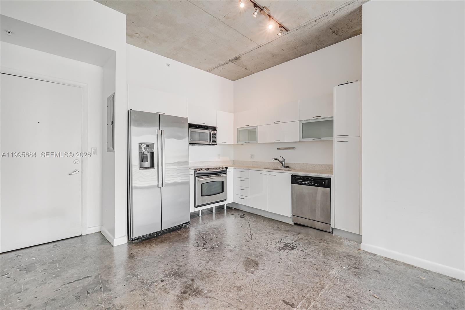 THE LOFT DOWNTOWN II COND - Residential