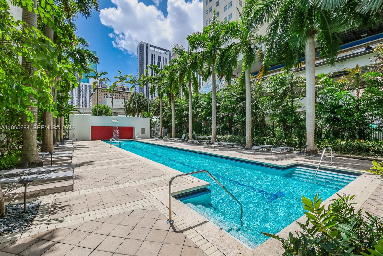 THE LOFT DOWNTOWN II COND - Residential