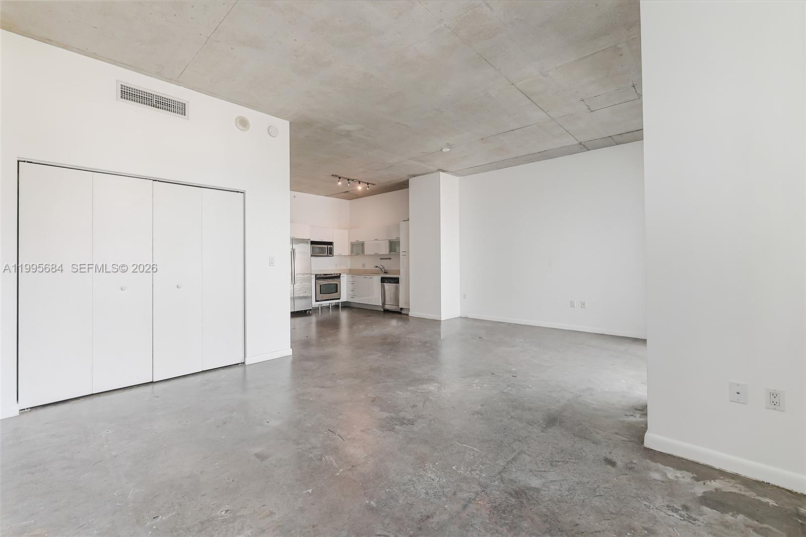 THE LOFT DOWNTOWN II COND - Residential