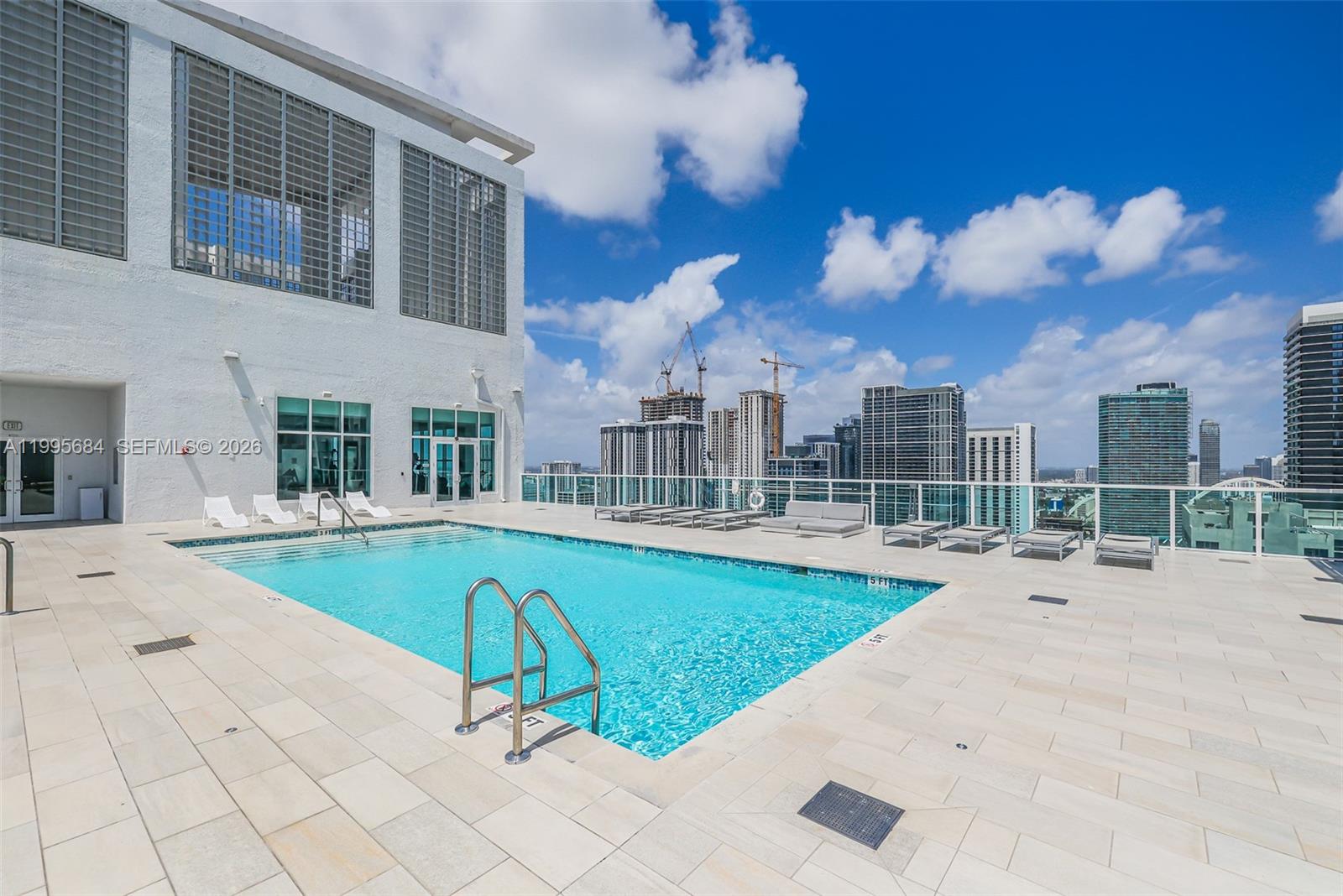 THE LOFT DOWNTOWN II COND - Residential