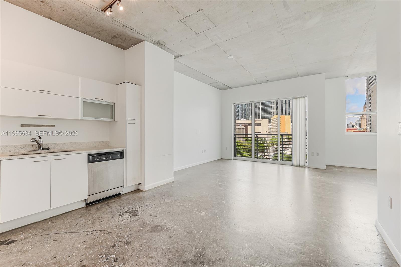 THE LOFT DOWNTOWN II COND - Residential