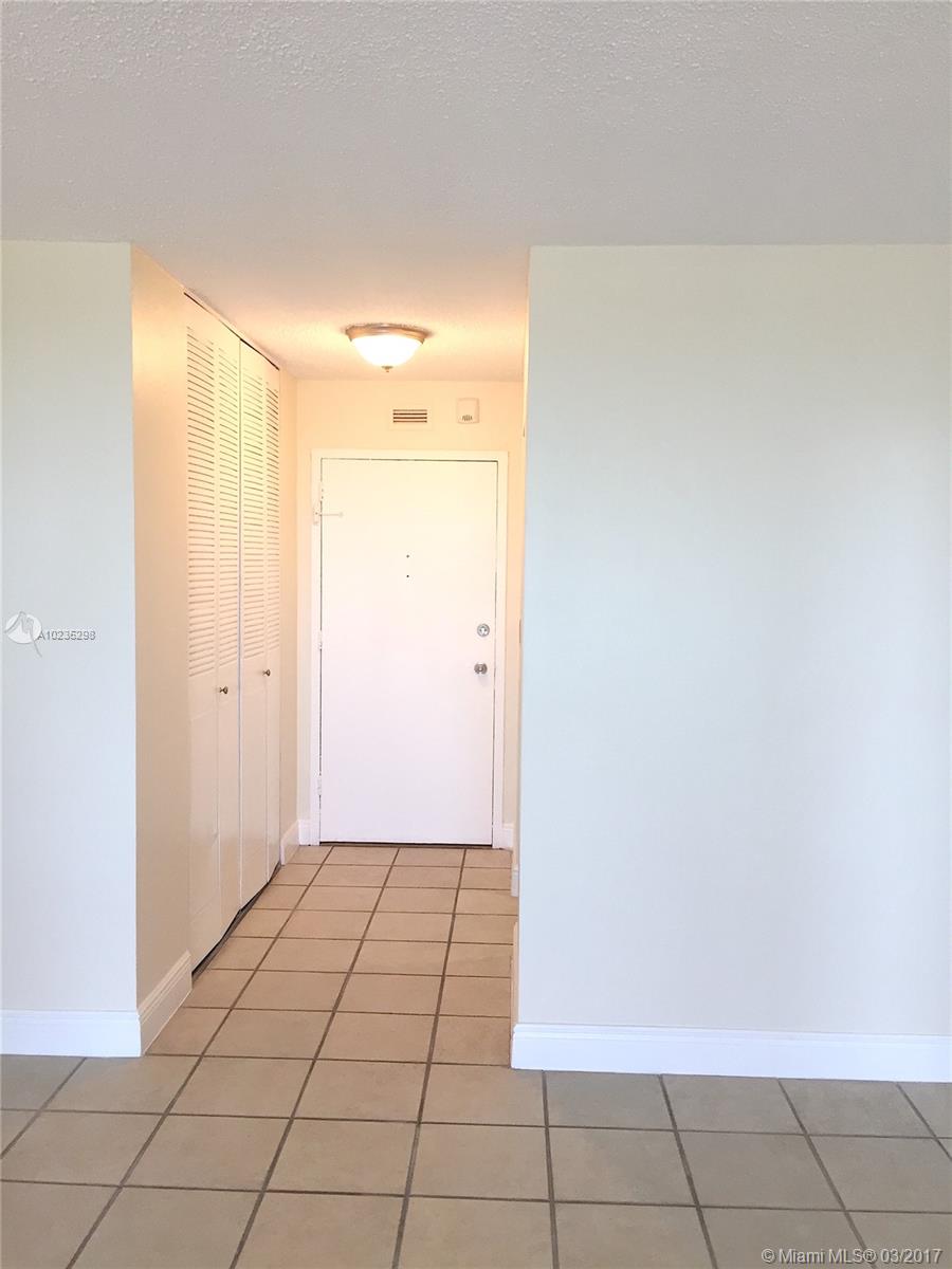 BAYVIEW PALMS CONDO - Residential Lease