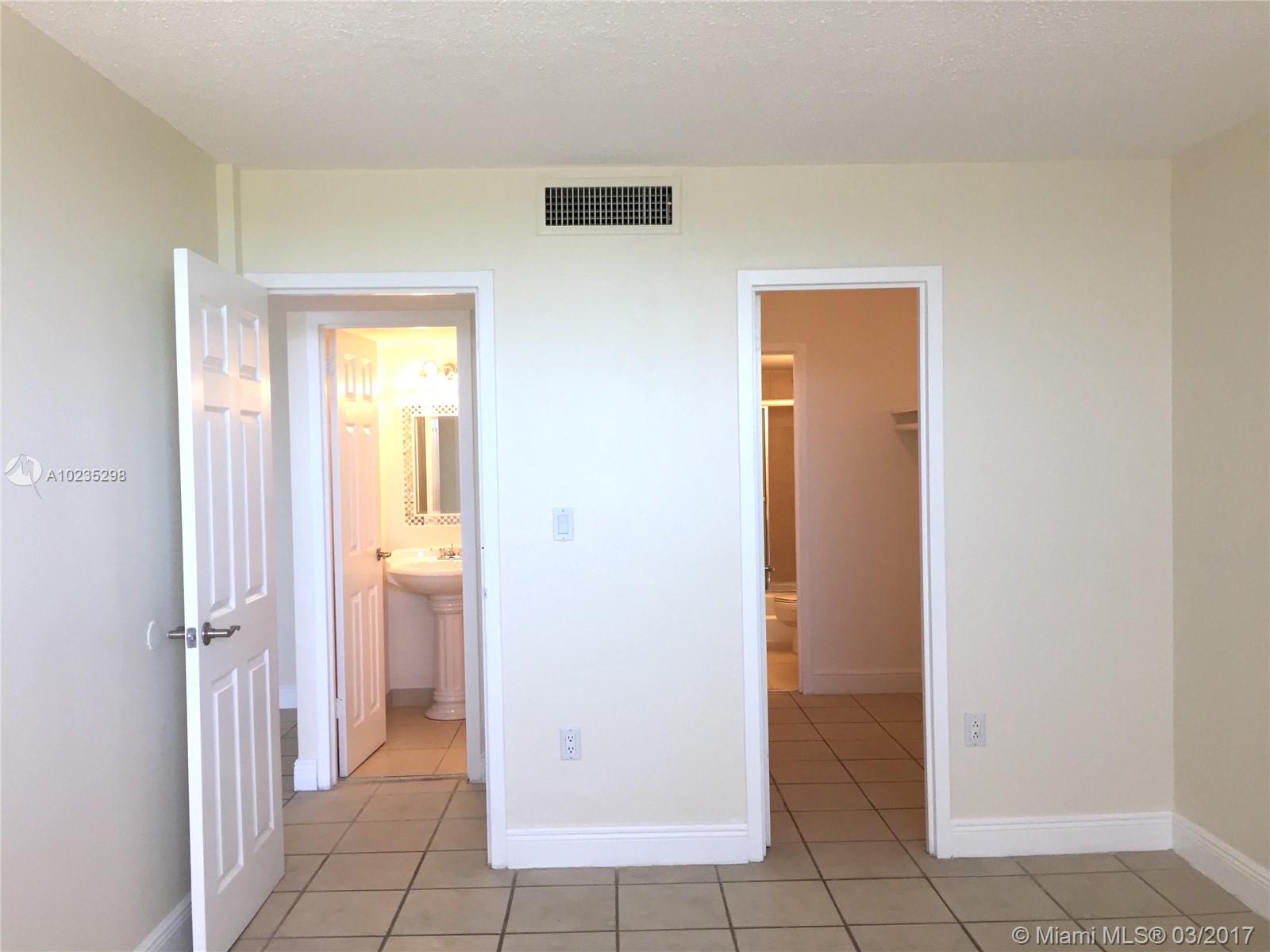 BAYVIEW PALMS CONDO - Residential Lease