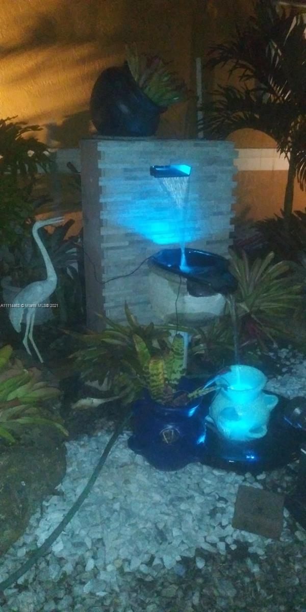 SUNSET LAKES PLAT TWO - Residential