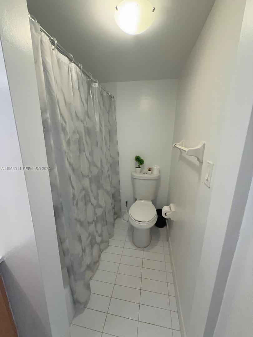 PLAZA OF AMERICAS CONDO P - Residential Lease