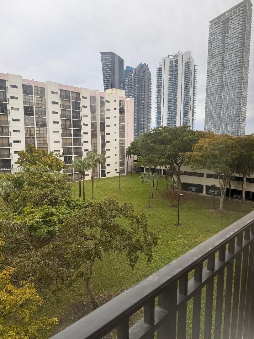 PLAZA OF AMERICAS CONDO P - Residential Lease