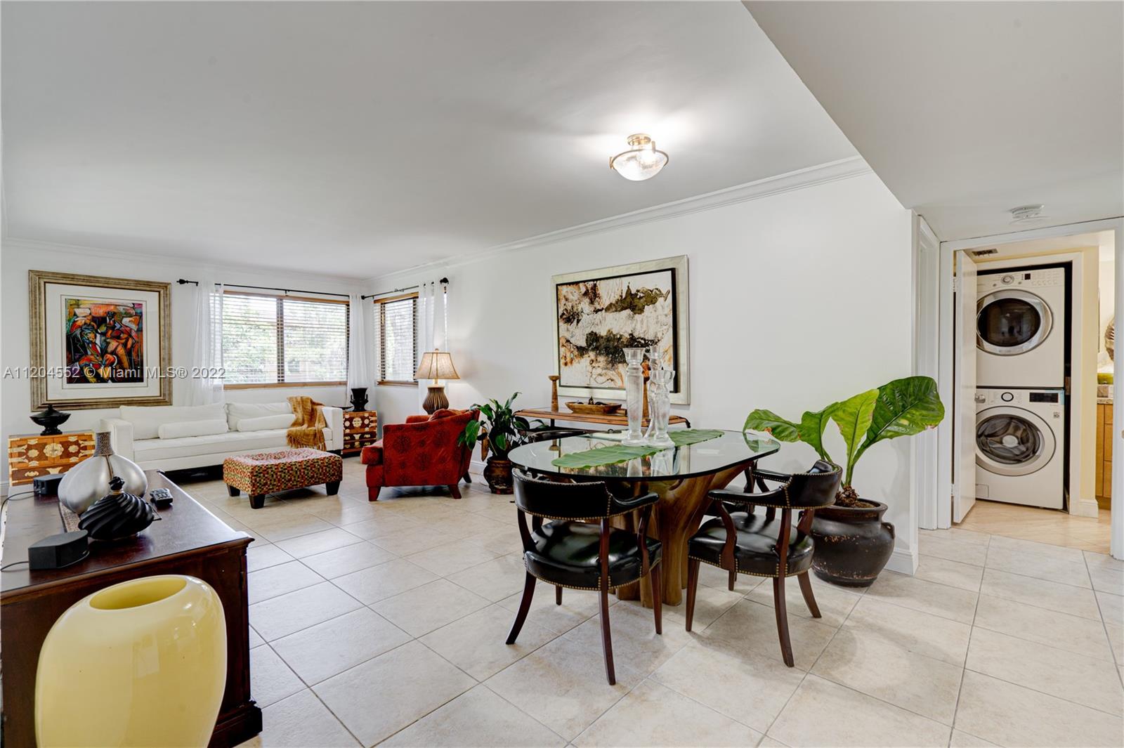 RACQUET CLUB VILLAGE APTS - Residential