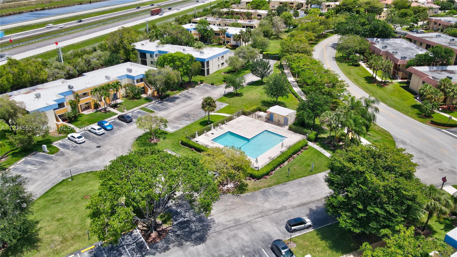 RACQUET CLUB VILLAGE APTS - Residential