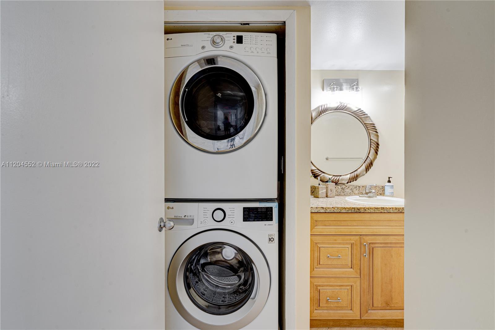 RACQUET CLUB VILLAGE APTS - Residential